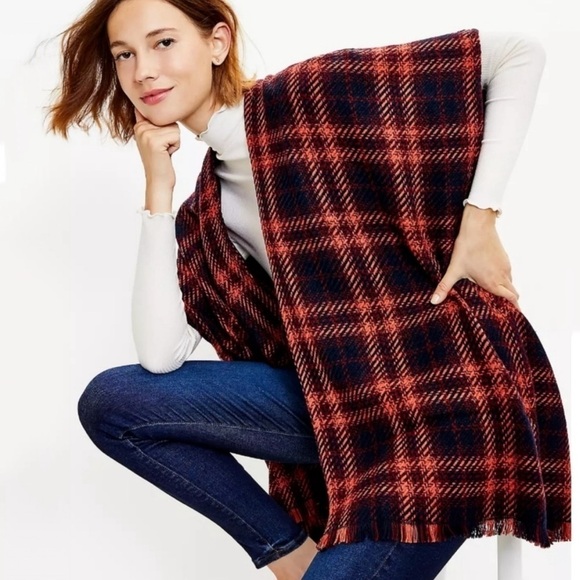 NWT Loft Modern Plaid Fringed Wrap In Red & Pink - Picture 1 of 7